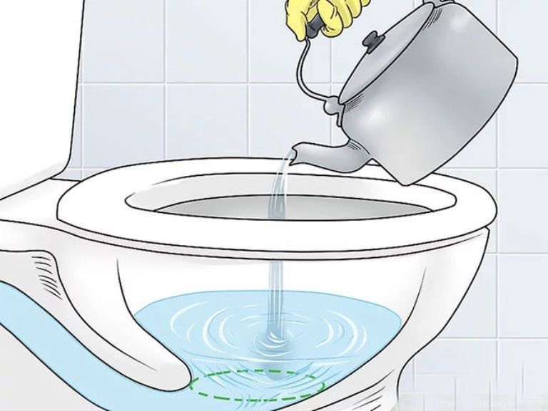 Xử lý mùi hố ga bằng nước sôi